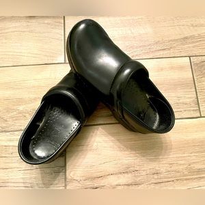 DANSKO 'Professional' Leather Clog, Women's, All Black Slip-On Clog, Size 37